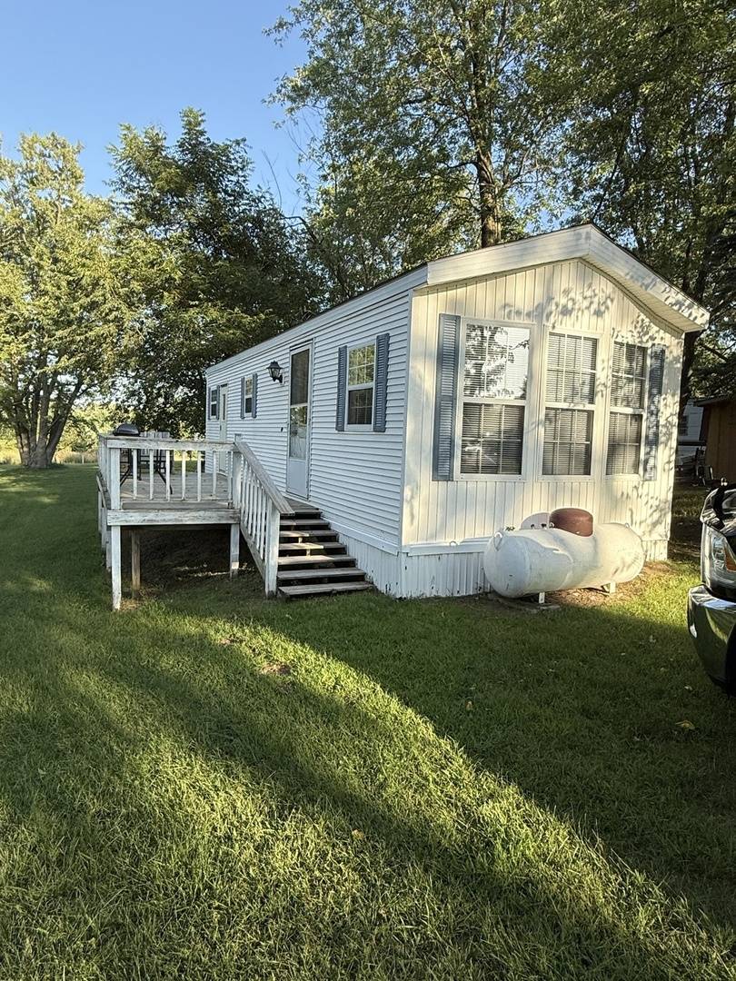 24-03 Woodhaven Lakes, Sublette, IL 61367