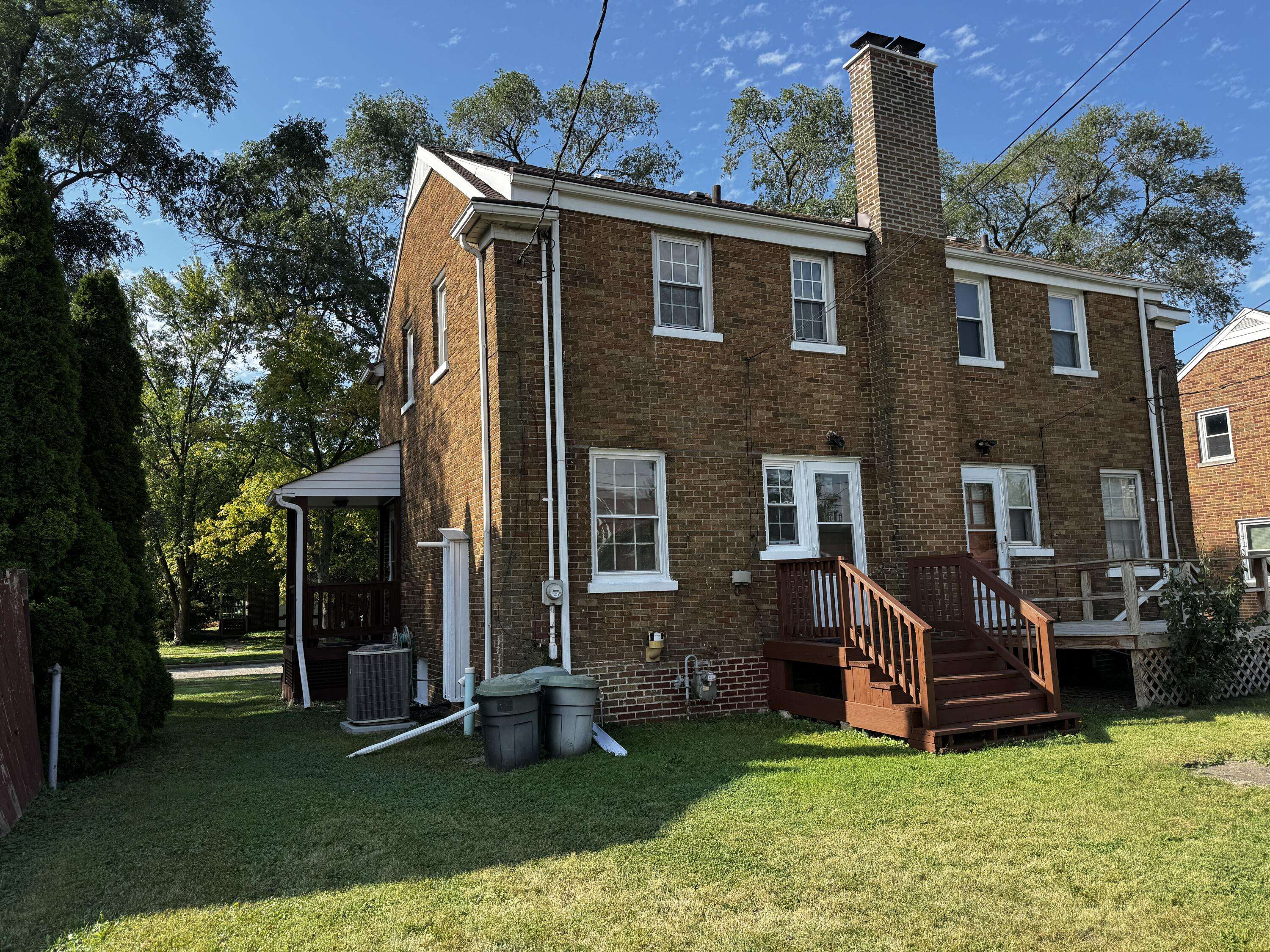 223 Adelaide Place, Munster, IN 46321