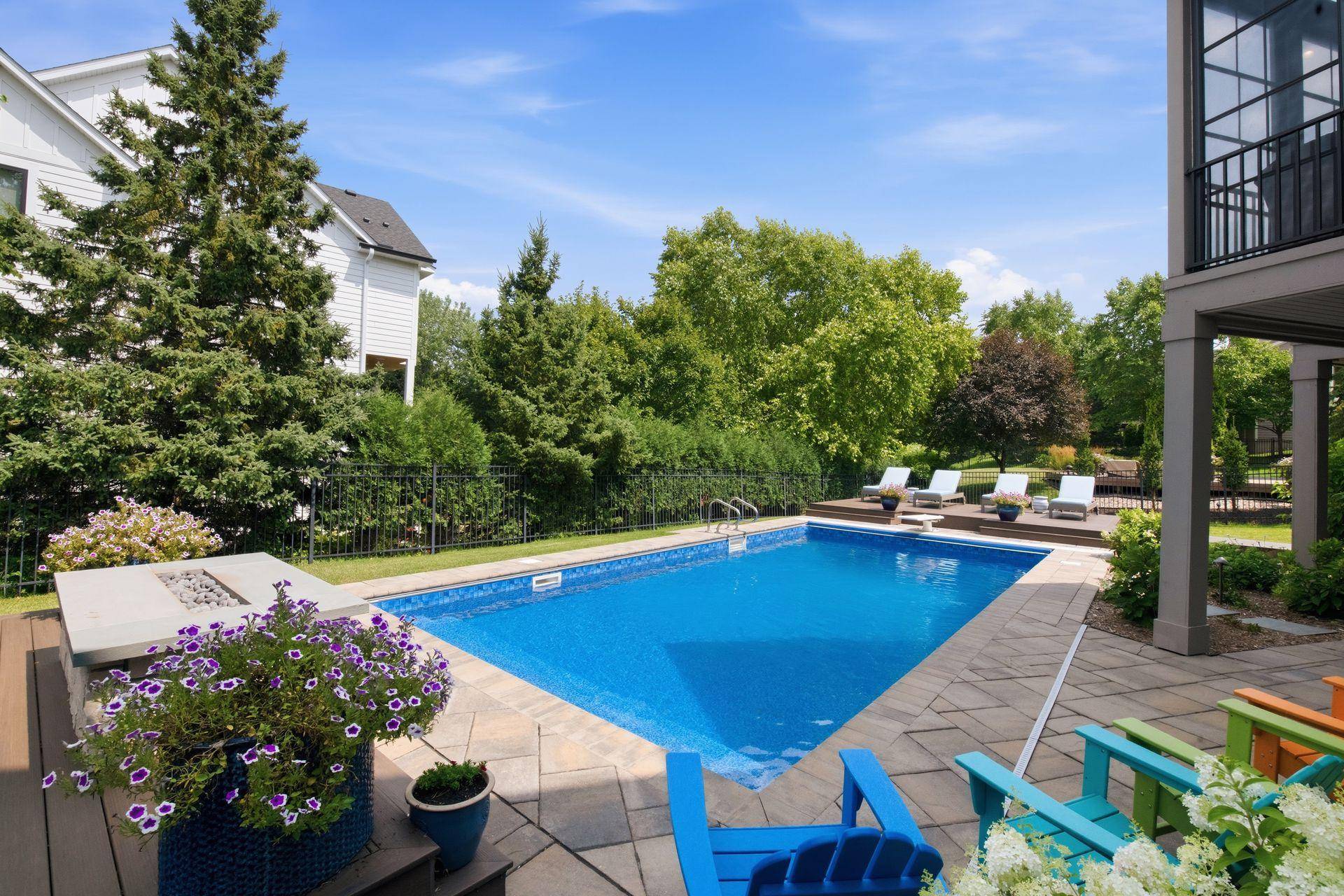 10053 Trails End RD, Chanhassen, MN 55317
