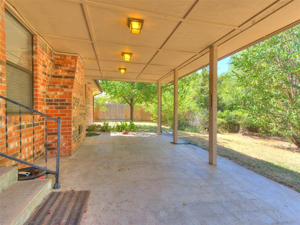 229 Chaucer Crescent ST, Midwest City, OK 73130