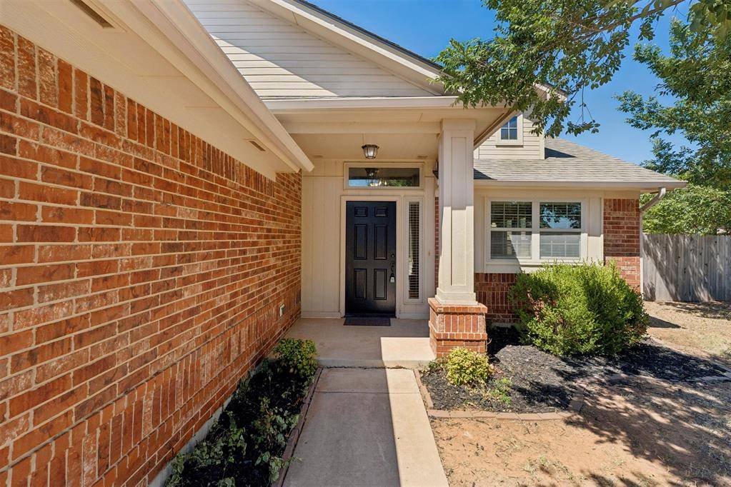 18529 Cola DR, Edmond, OK 73012
