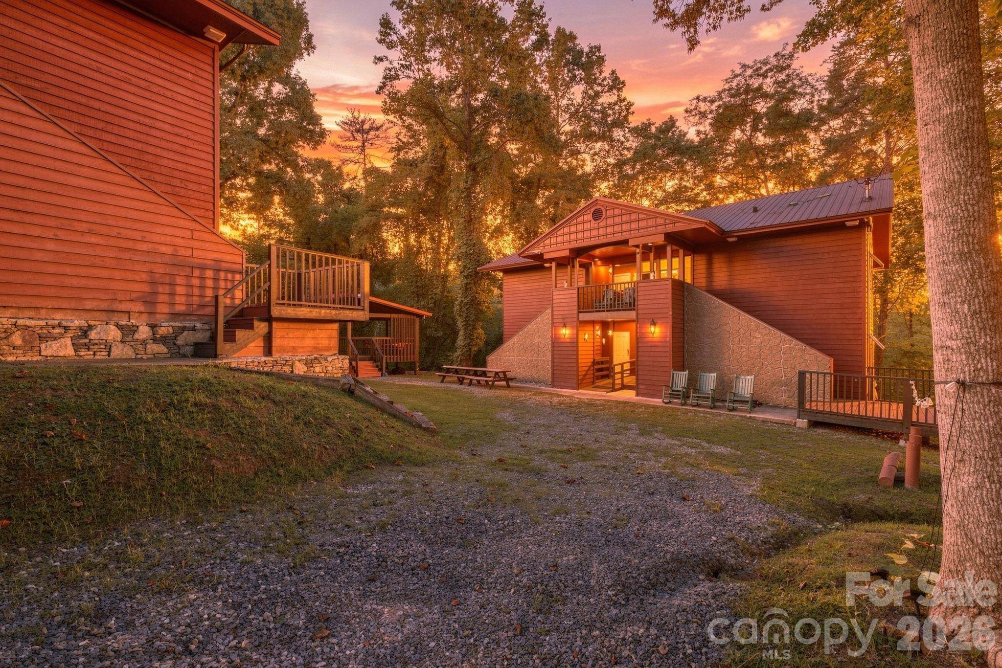55 57 Observation Point DR, Bryson City, NC 28713