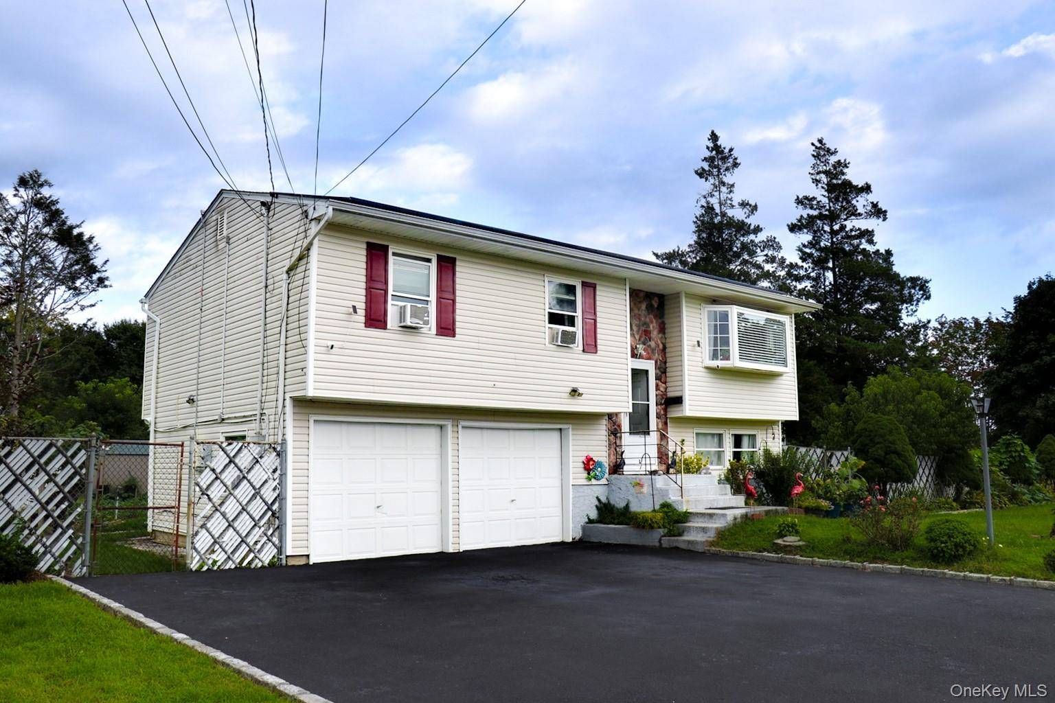 37 Island AVE, Brentwood, NY 11717