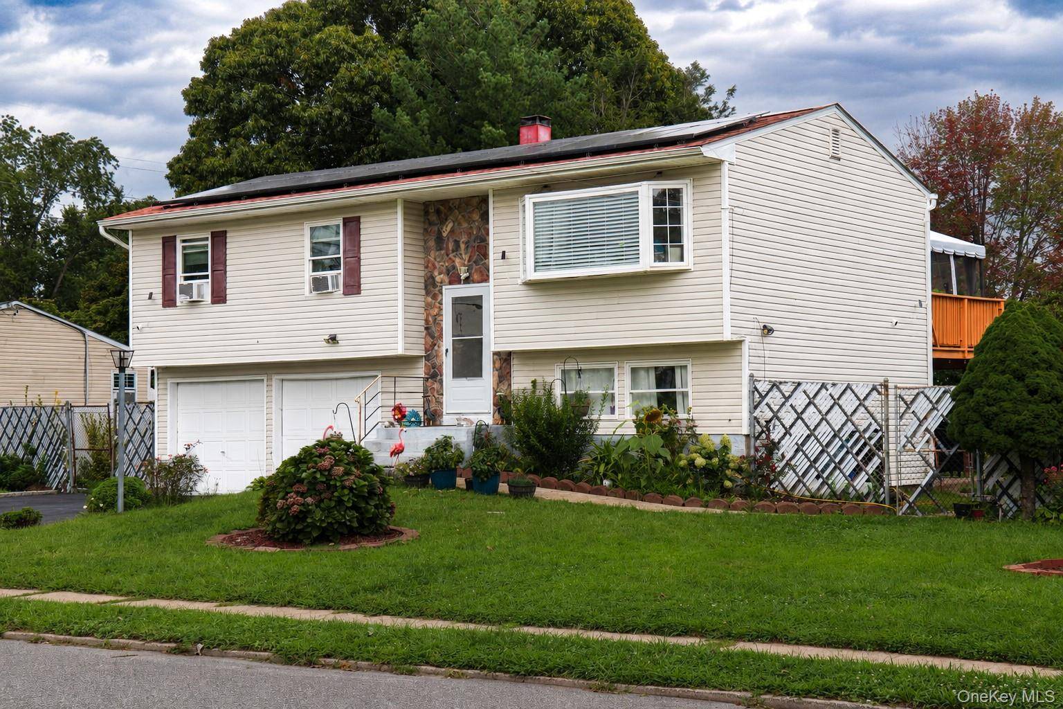 37 Island AVE, Brentwood, NY 11717