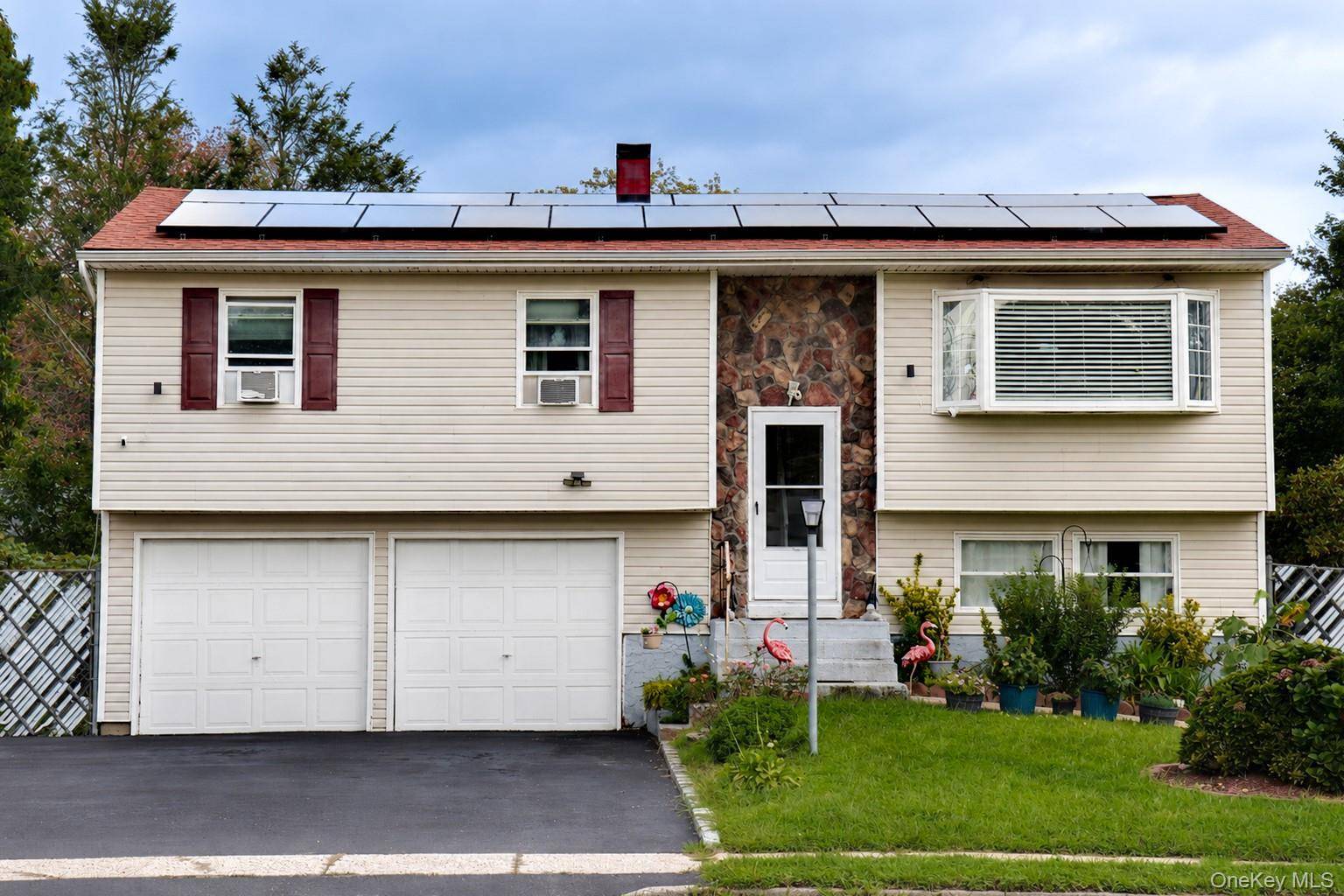 37 Island AVE, Brentwood, NY 11717