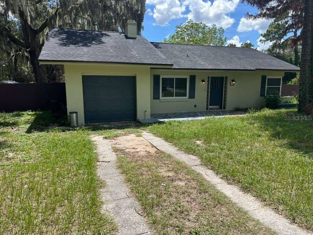 1065 W MAGNOLIA ST, Clermont, FL 34711
