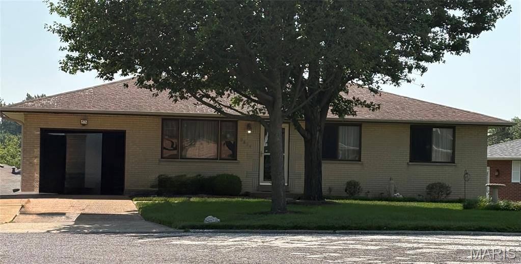 9834 Las Vegas DR, St Louis, MO 63126