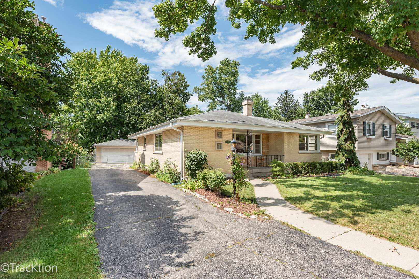 310 Merton AVE, Glen Ellyn, IL 60137
