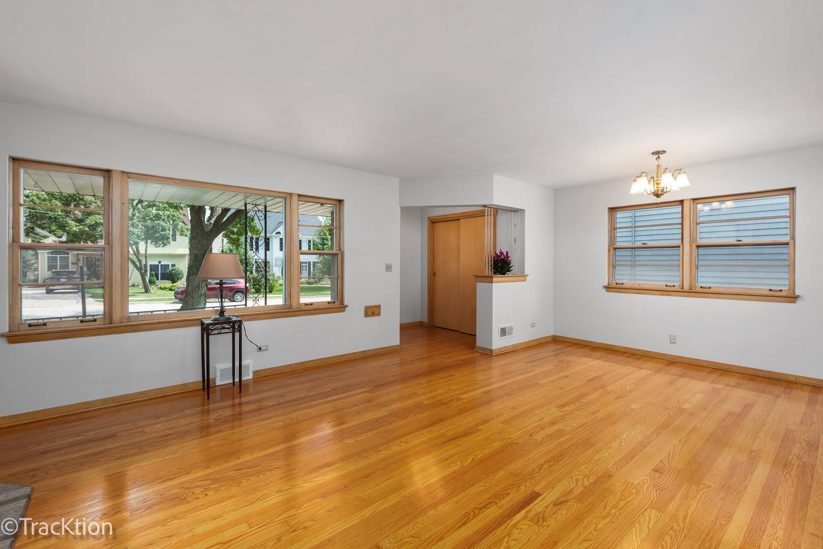310 Merton AVE, Glen Ellyn, IL 60137