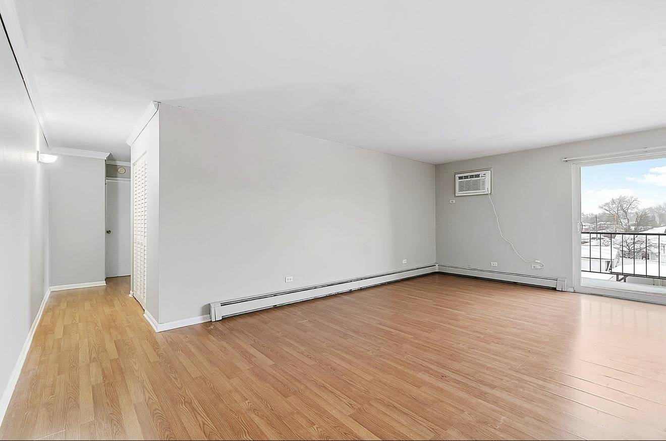 4410 W 111th ST #303, Oak Lawn, IL 60453