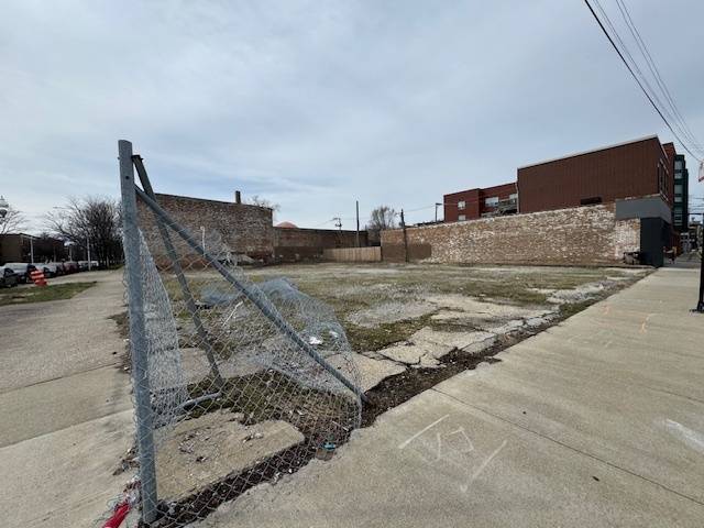 131 E 43rd ST, Chicago, IL 60653
