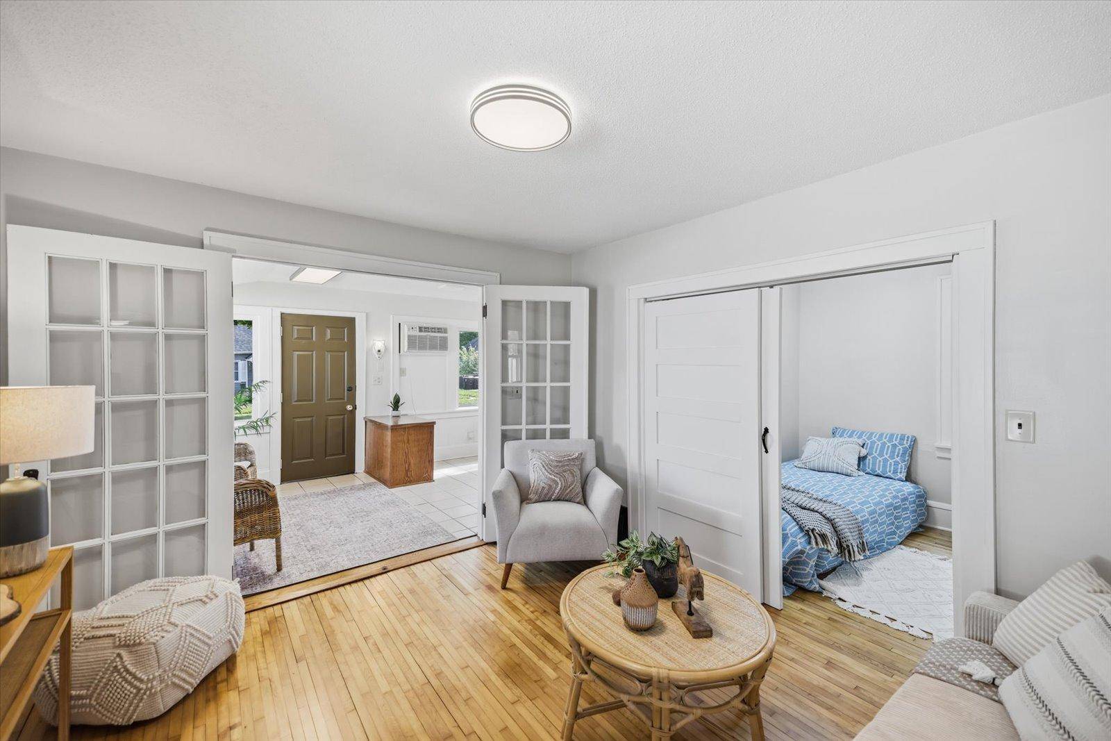 1015 Kruse ST, West Saint Paul, MN 55118