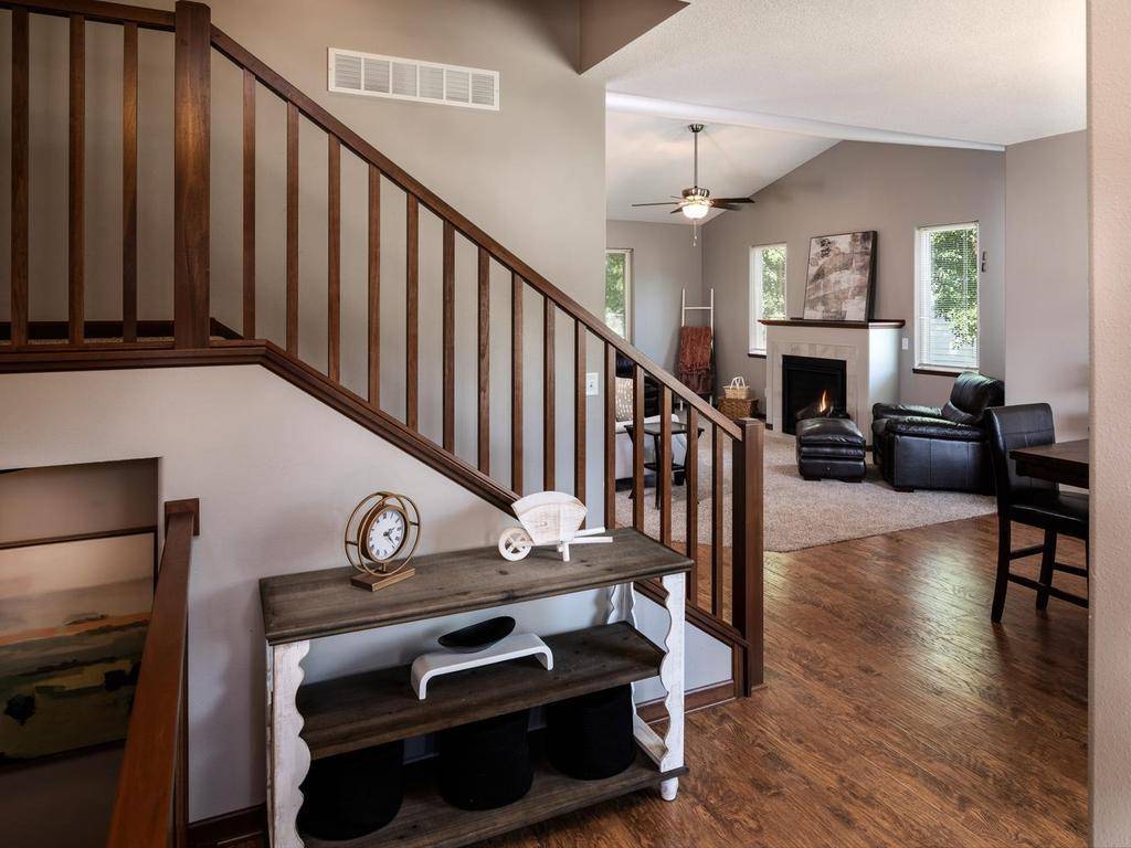 304 Tanager RD, Mankato, MN 56001