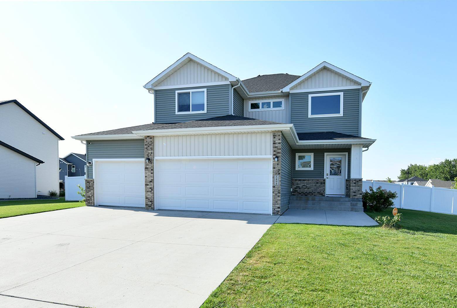 5494 Tanner AVE S, Fargo, ND 58104