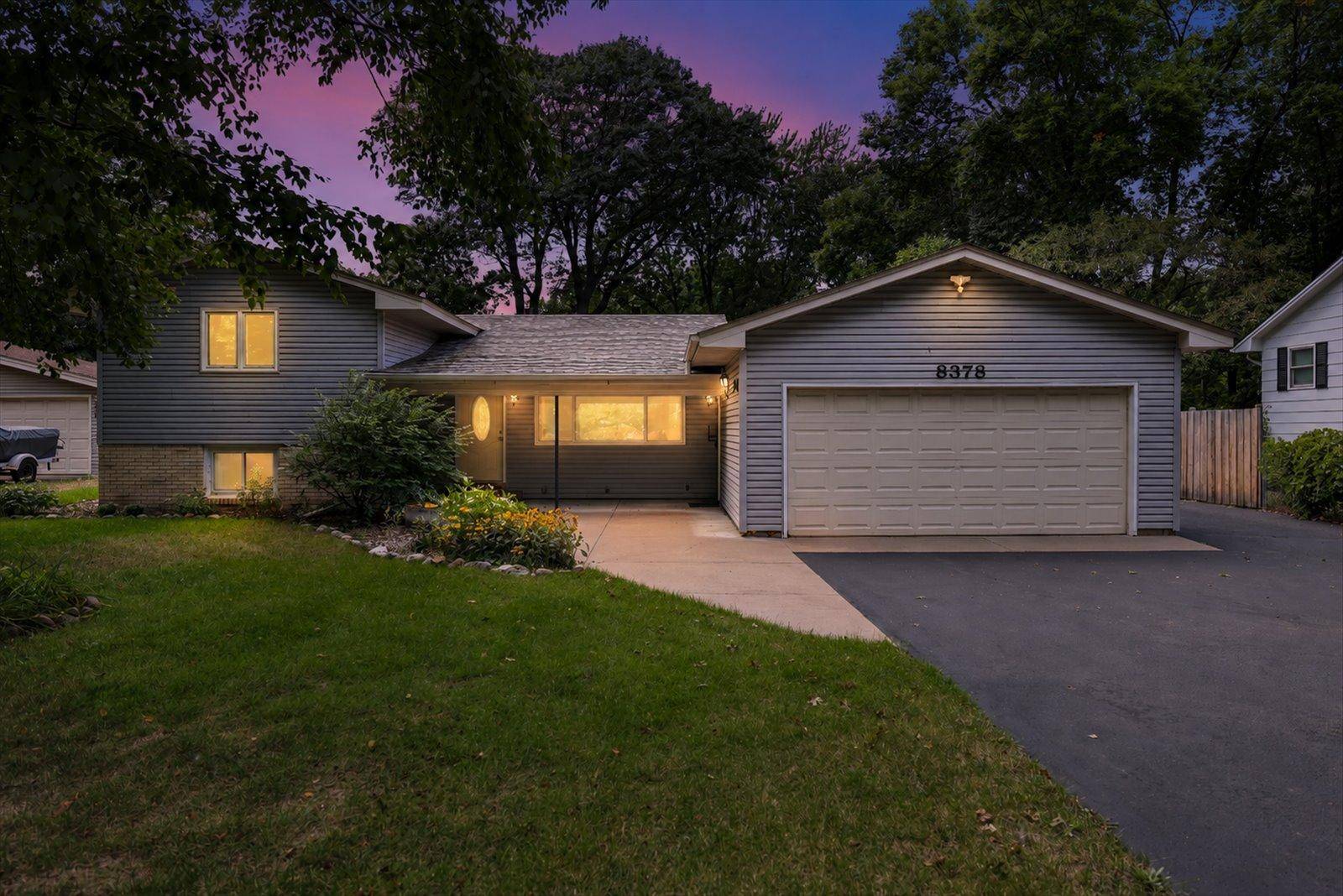 8378 Groveland RD, Mounds View, MN 55112