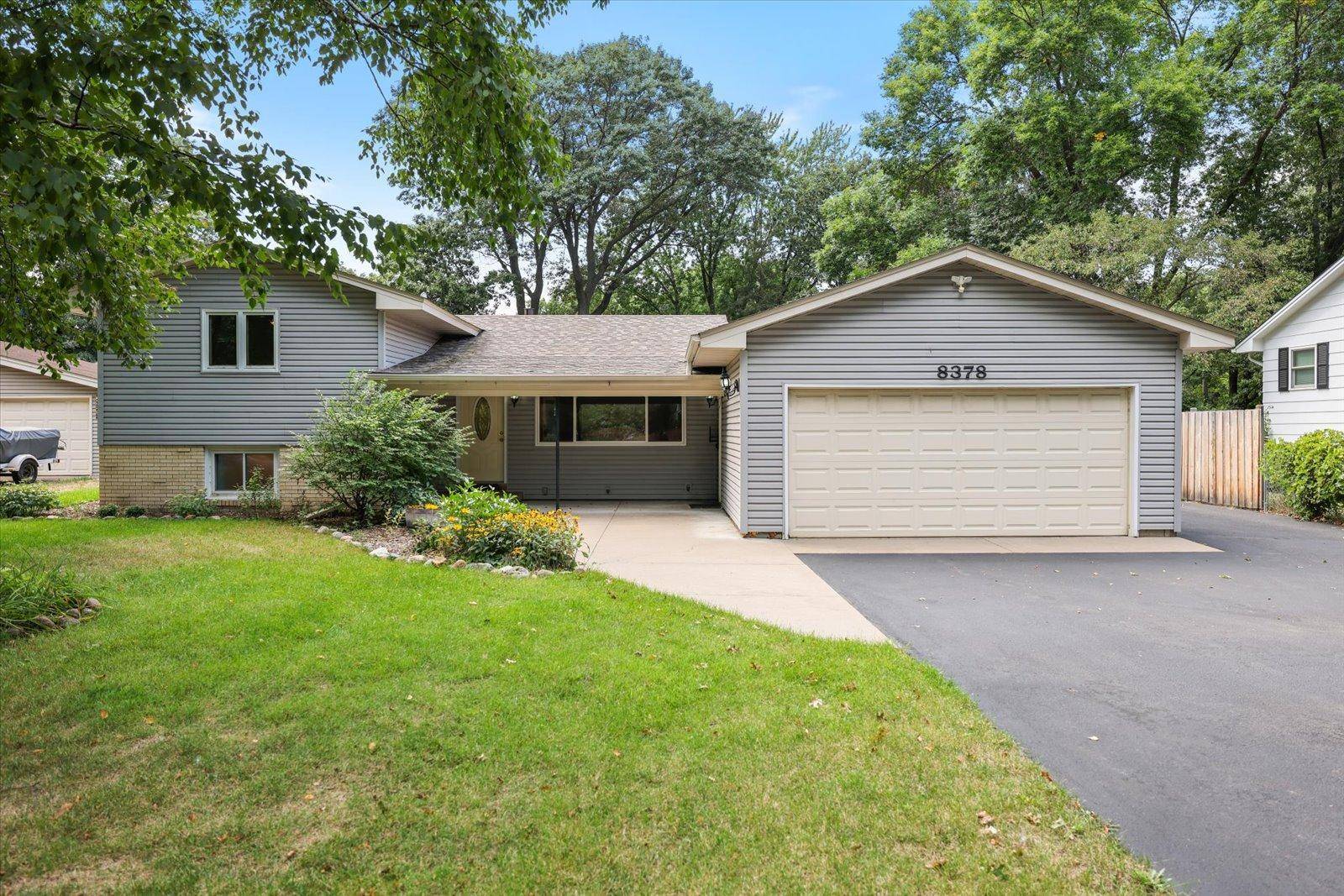 8378 Groveland RD, Mounds View, MN 55112