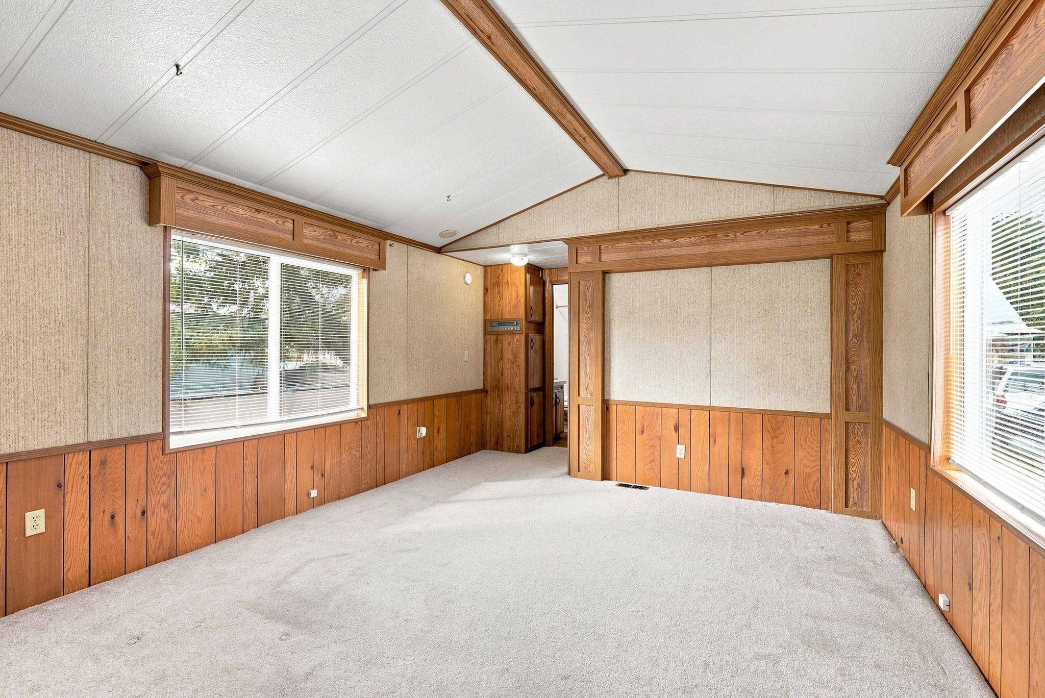 407 N Main St, Springdale, WA 99173