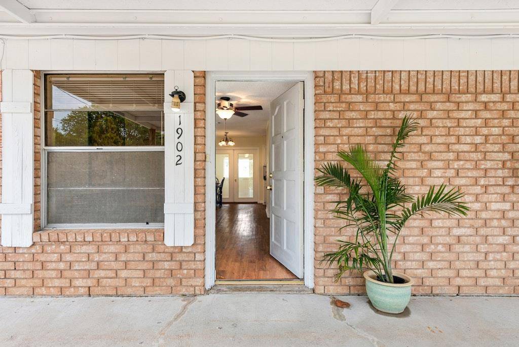 1902 Twin Oaks ST, Kingsland, TX 78639