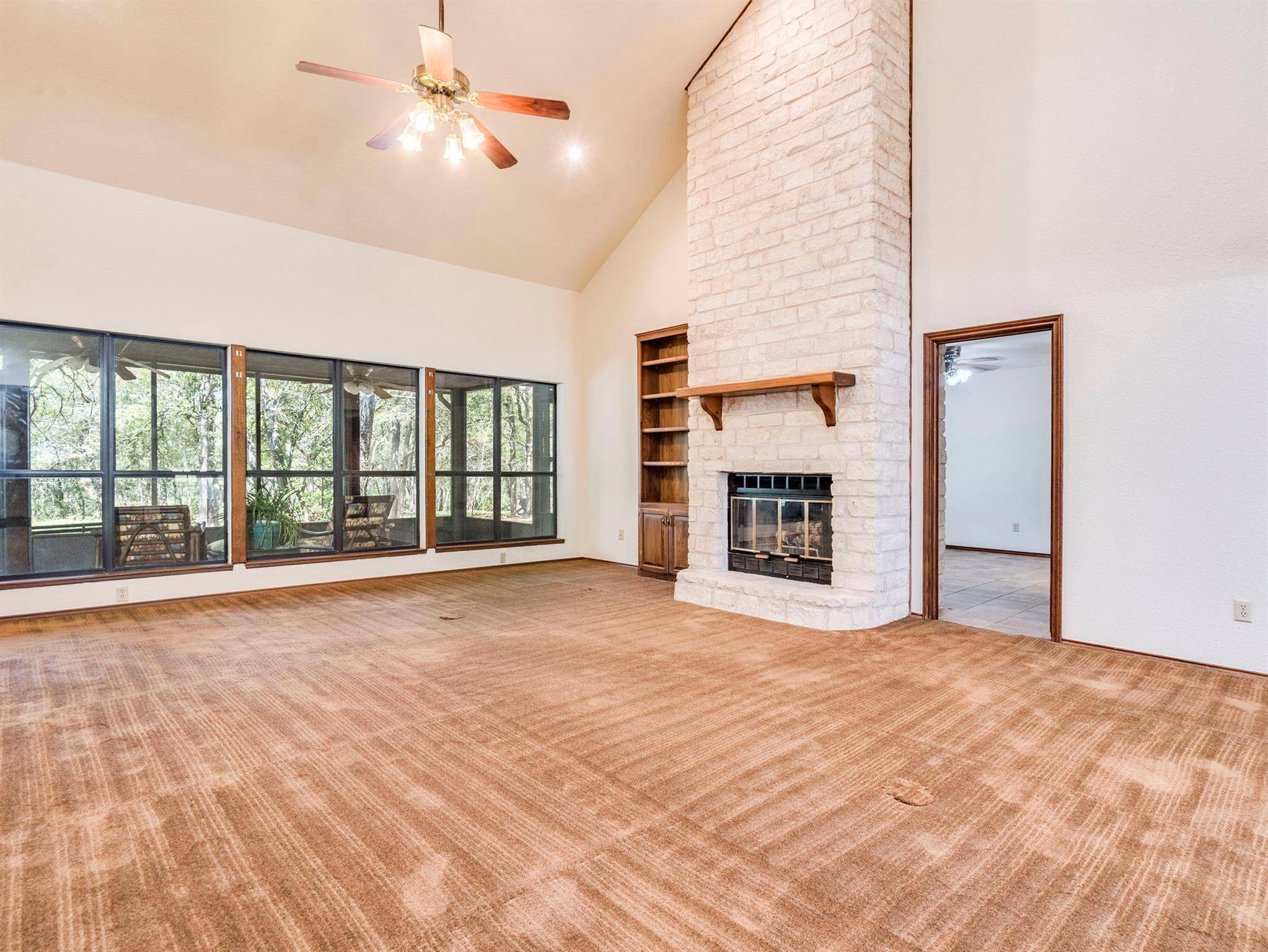1112 Live Oak LOOP, Buda, TX 78610