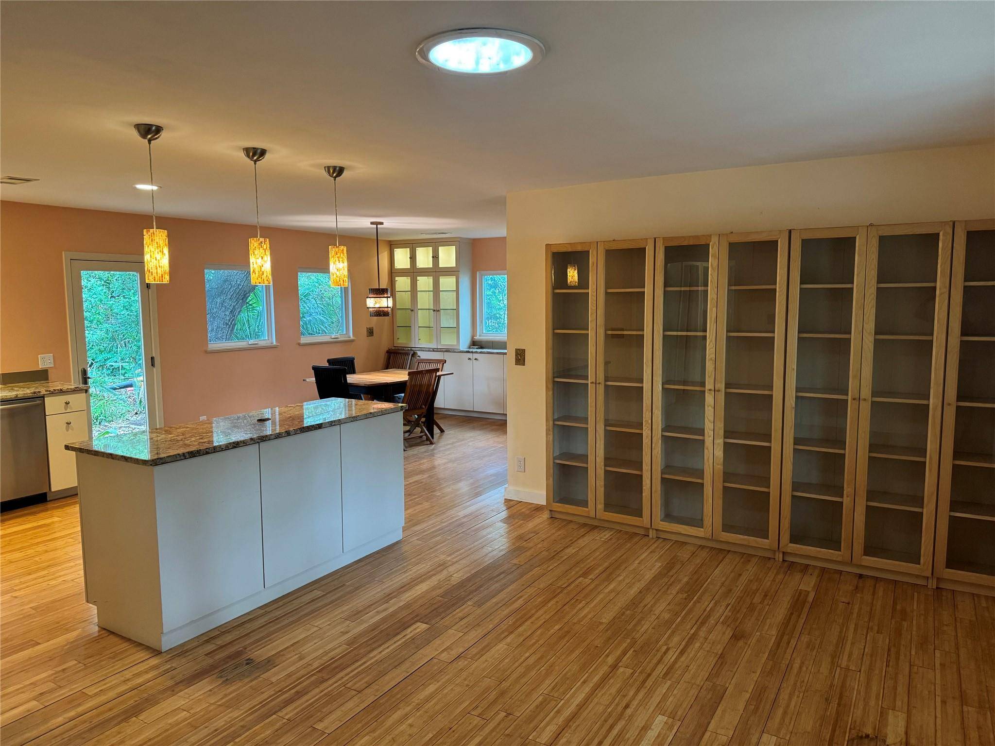 1111 W Oltorf ST, Austin, TX 78704