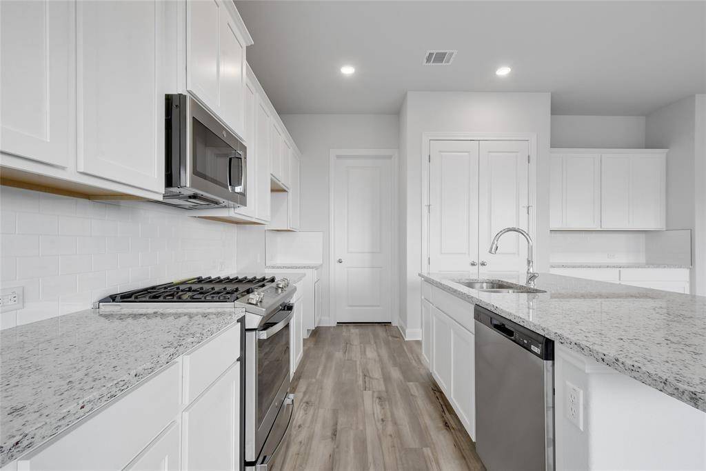 112 Revere DR, Kyle, TX 78640