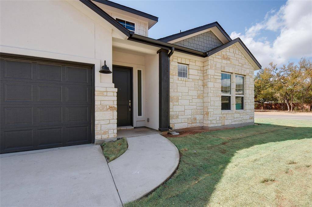 112 Revere DR, Kyle, TX 78640