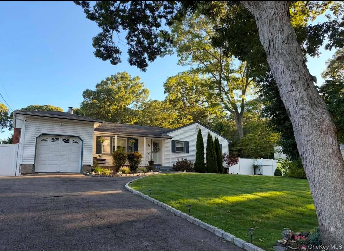 26 Nelson RD, Selden, NY 11784