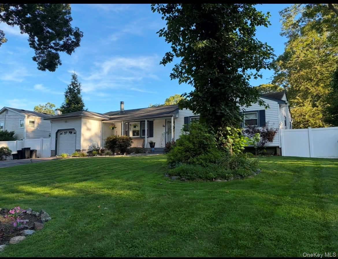 26 Nelson RD, Selden, NY 11784