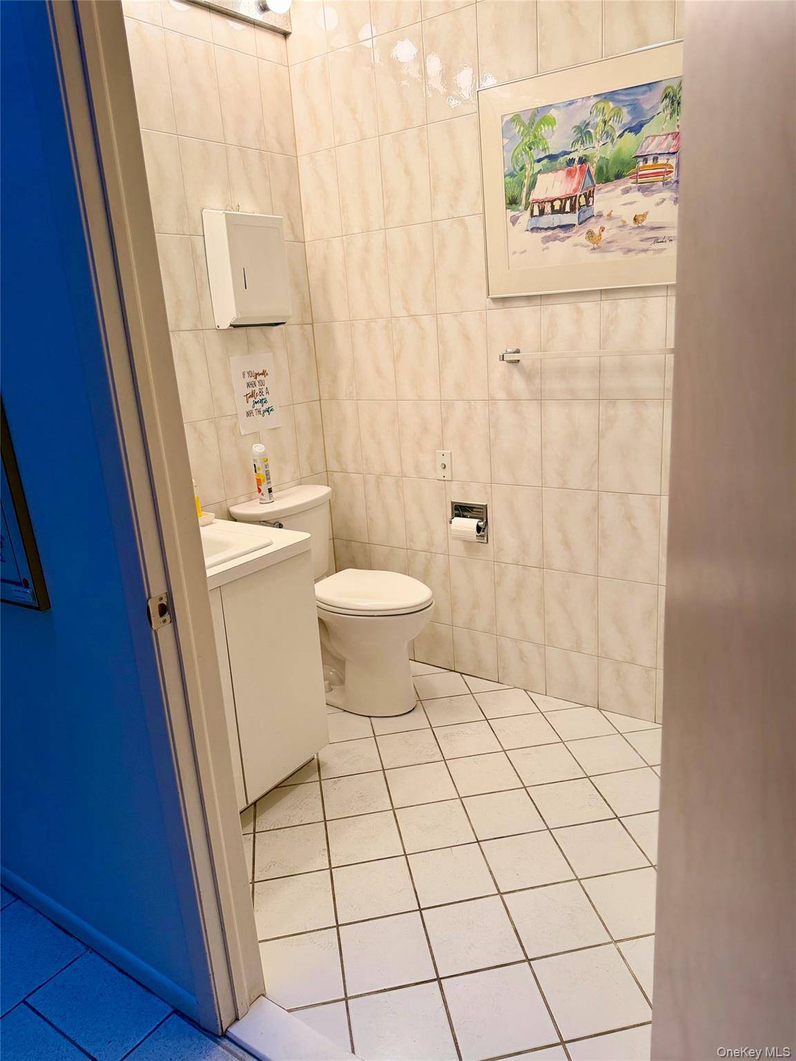 380 Park AVE #$1500 1 room, Huntington, NY 11743