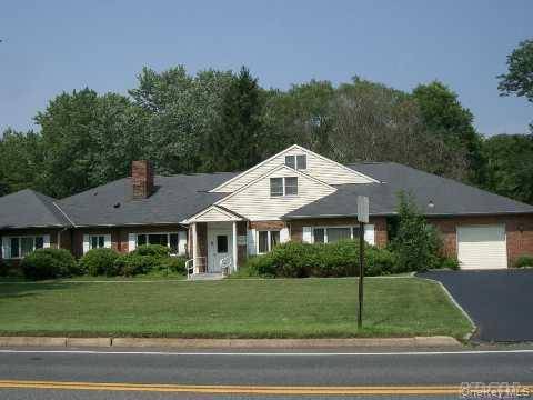 380 Park AVE #$1500 1 room, Huntington, NY 11743
