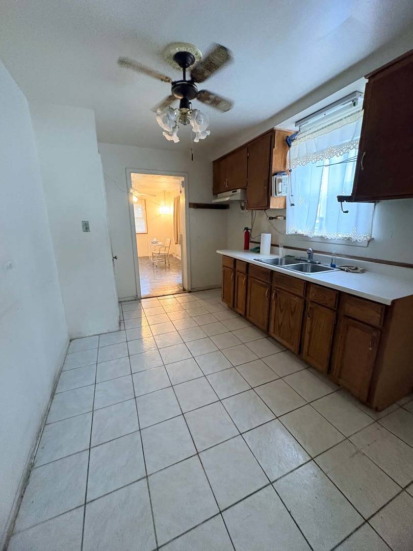10775 S Peoria ST, Chicago, IL 60643