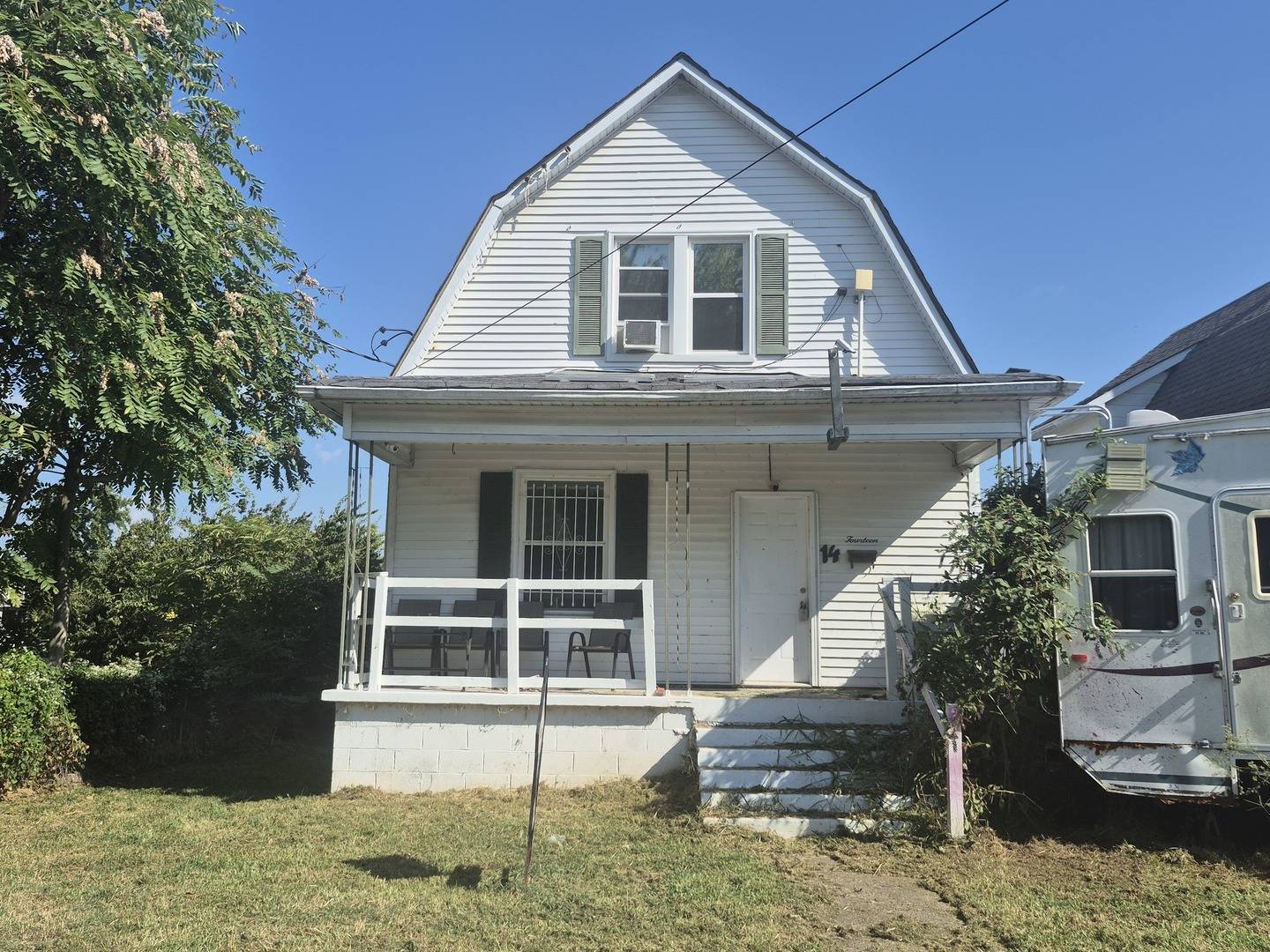 14 E Logan ST, Harrisburg, IL 62946