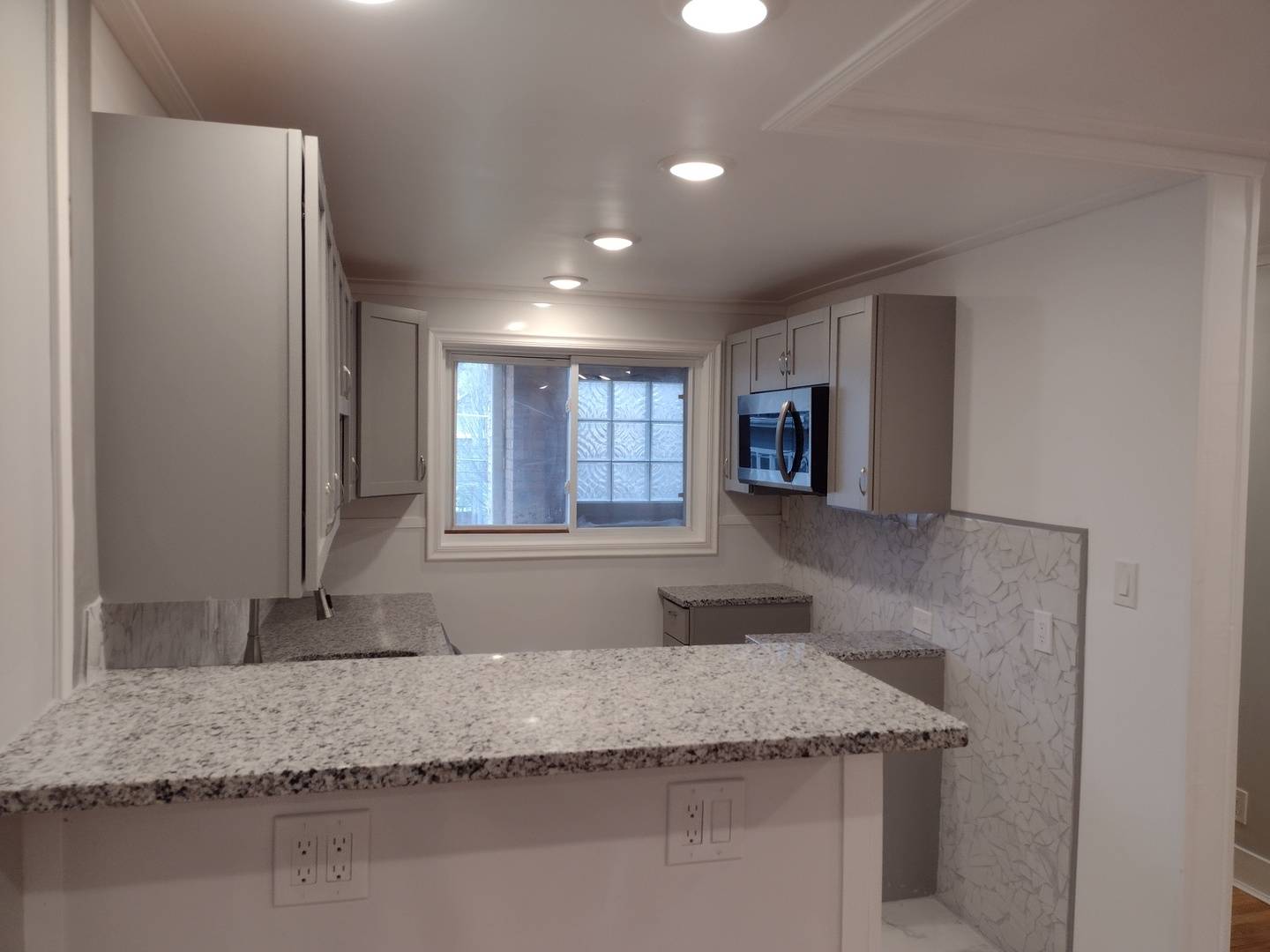 651 South BLVD #5, Oak Park, IL 60302