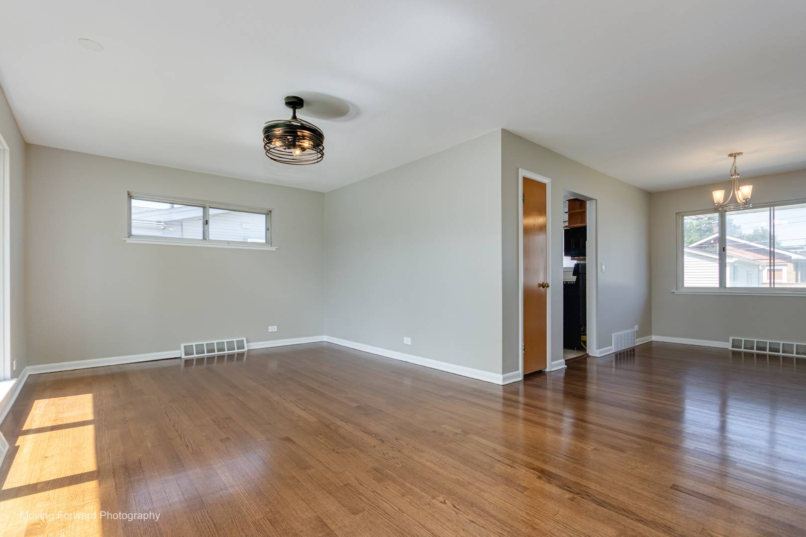 10830 Hastings ST, Westchester, IL 60154