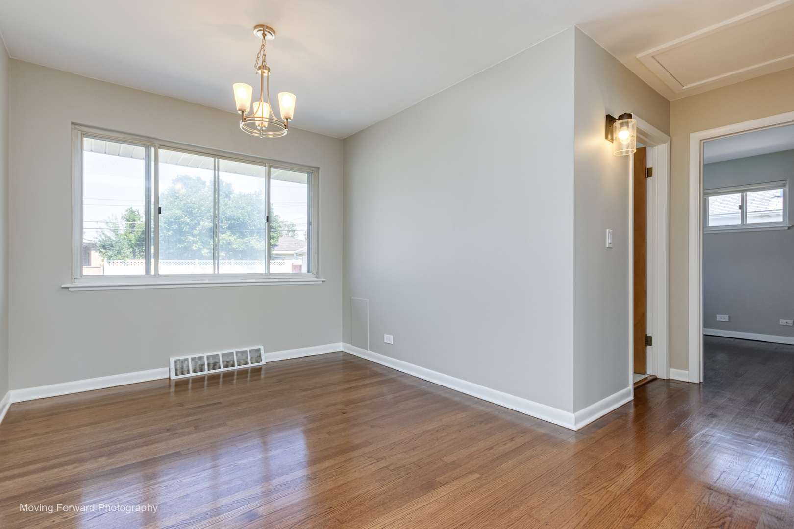 10830 Hastings ST, Westchester, IL 60154