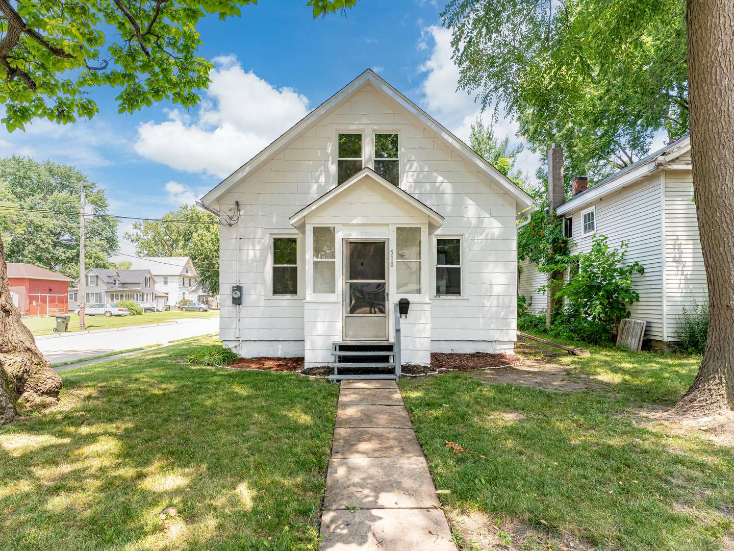 510 W 8th ST, Sterling, IL 61081