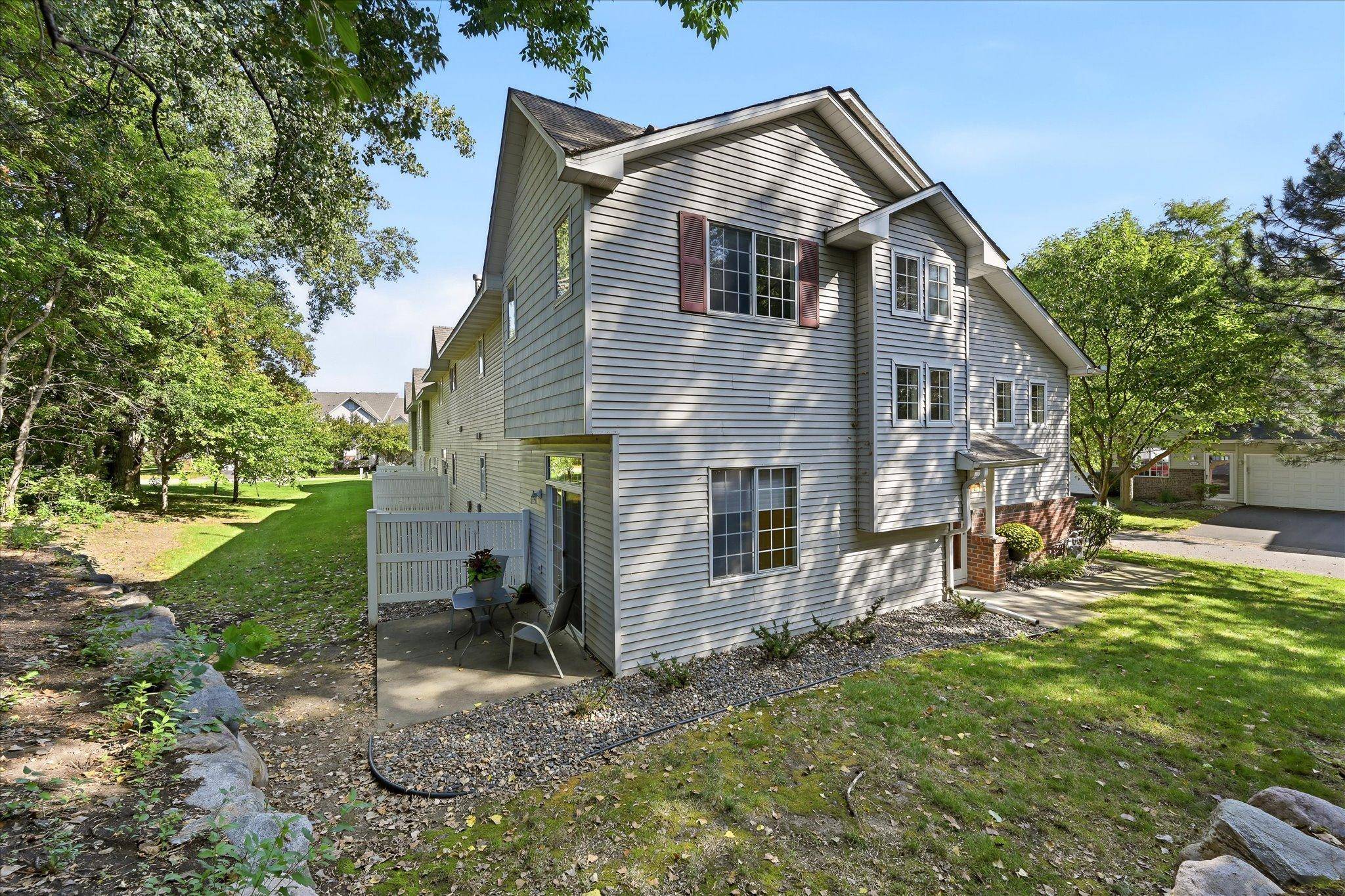 14355 Raymond LN, Eden Prairie, MN 55347