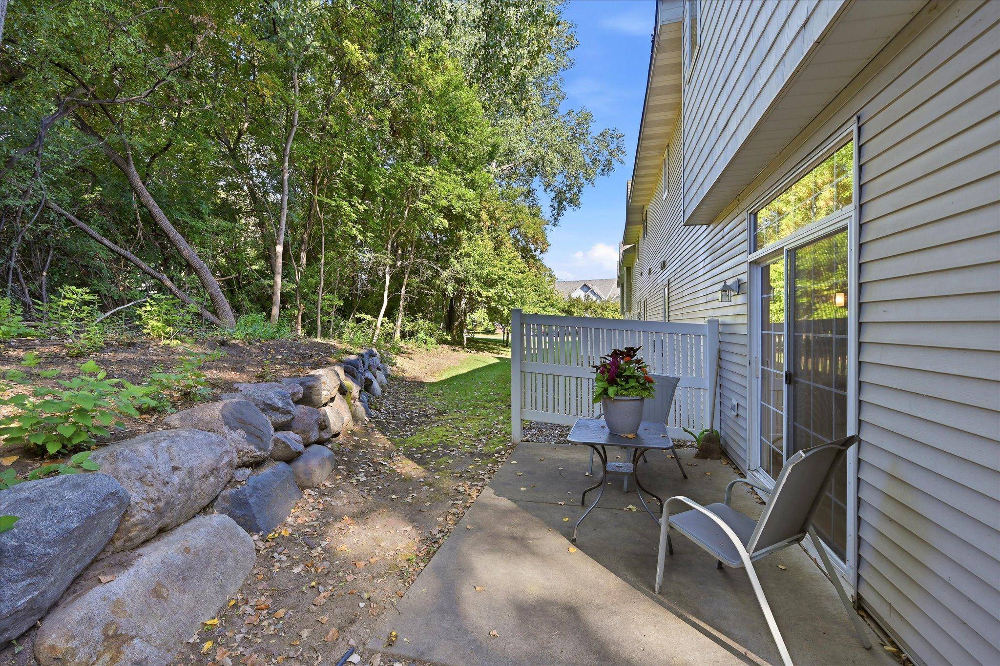 14355 Raymond LN, Eden Prairie, MN 55347