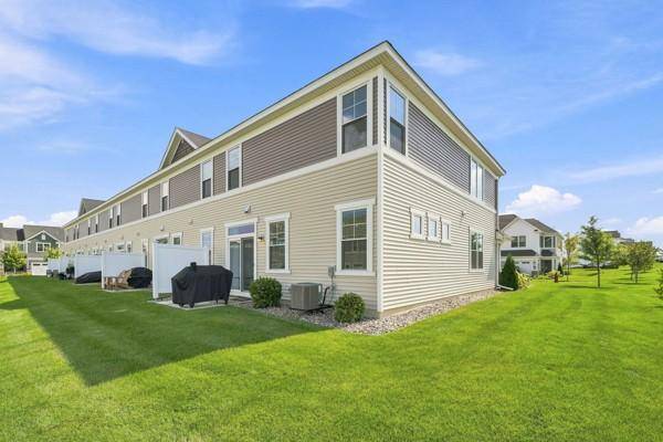 1511 Dogwood LN, Carver, MN 55315