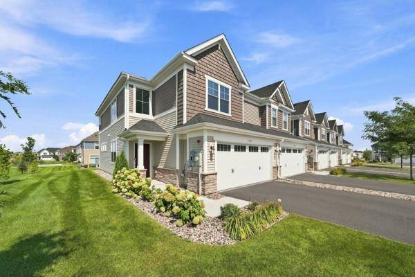 1511 Dogwood LN, Carver, MN 55315