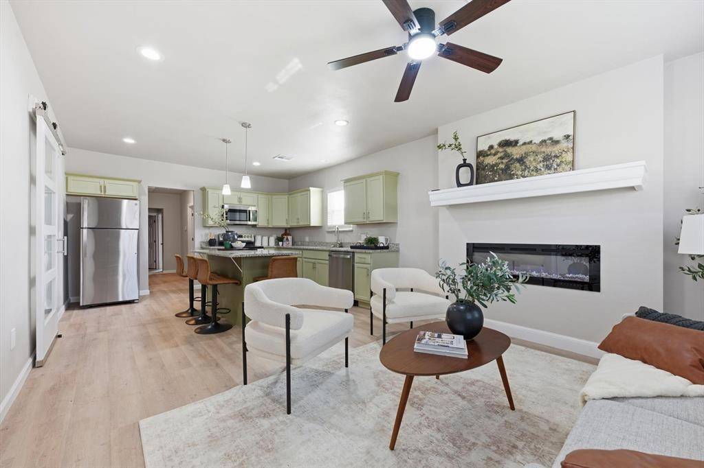 411 W Springer AVE, Guthrie, OK 73044