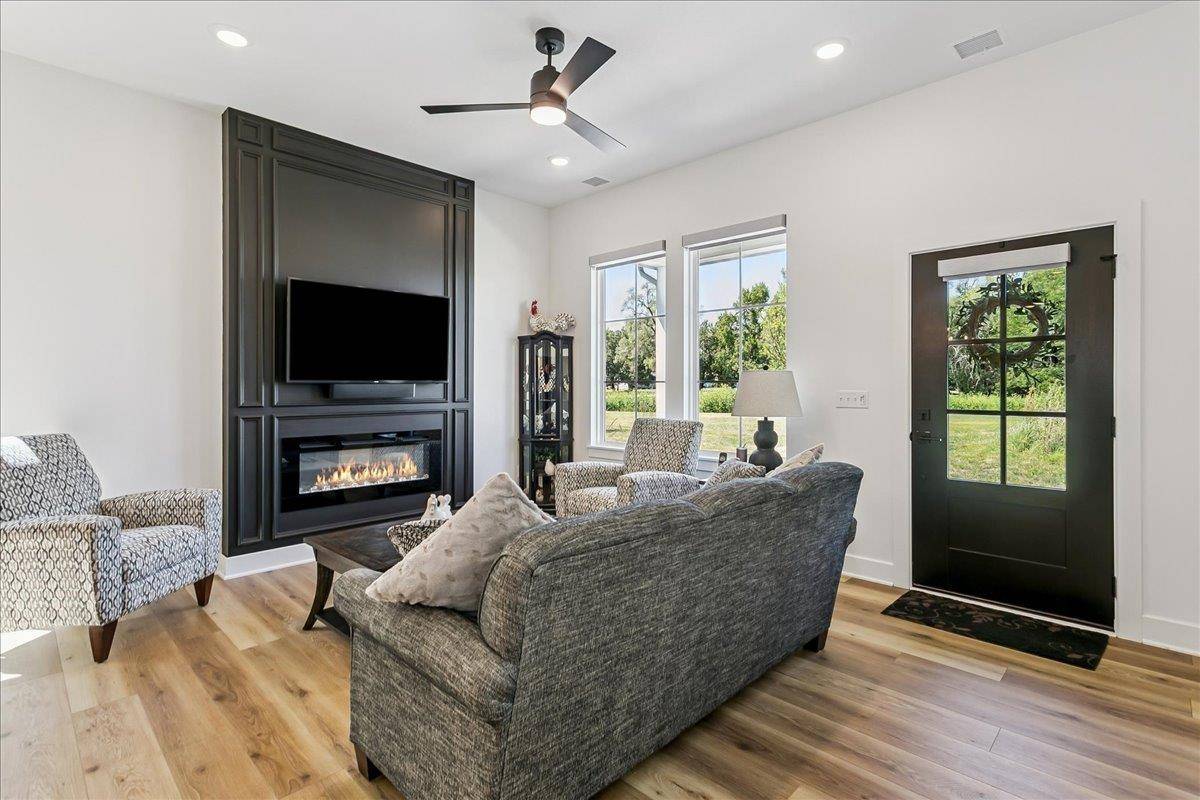 441 E Lexington Ln, Andover, KS 67002