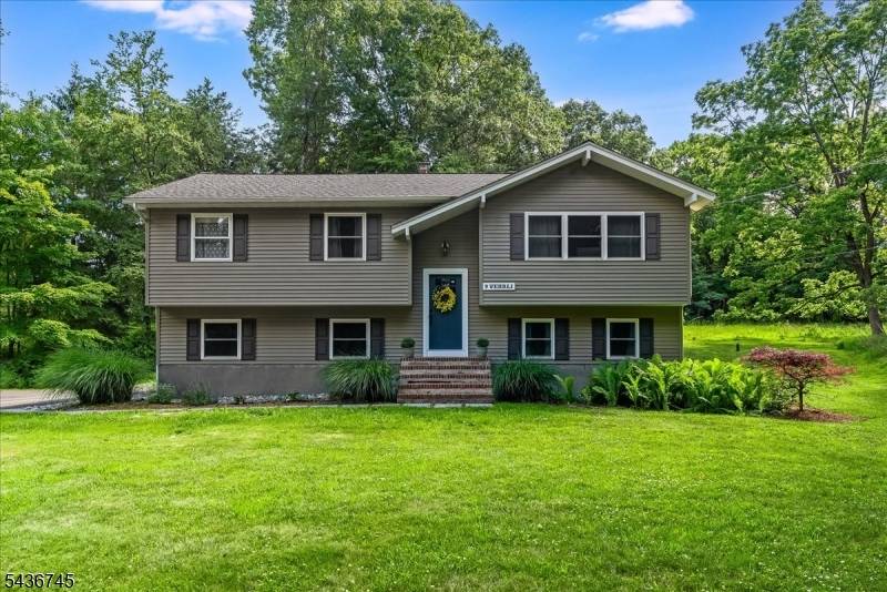 9 Wehrli Rd, Washington Twp., NJ 07853