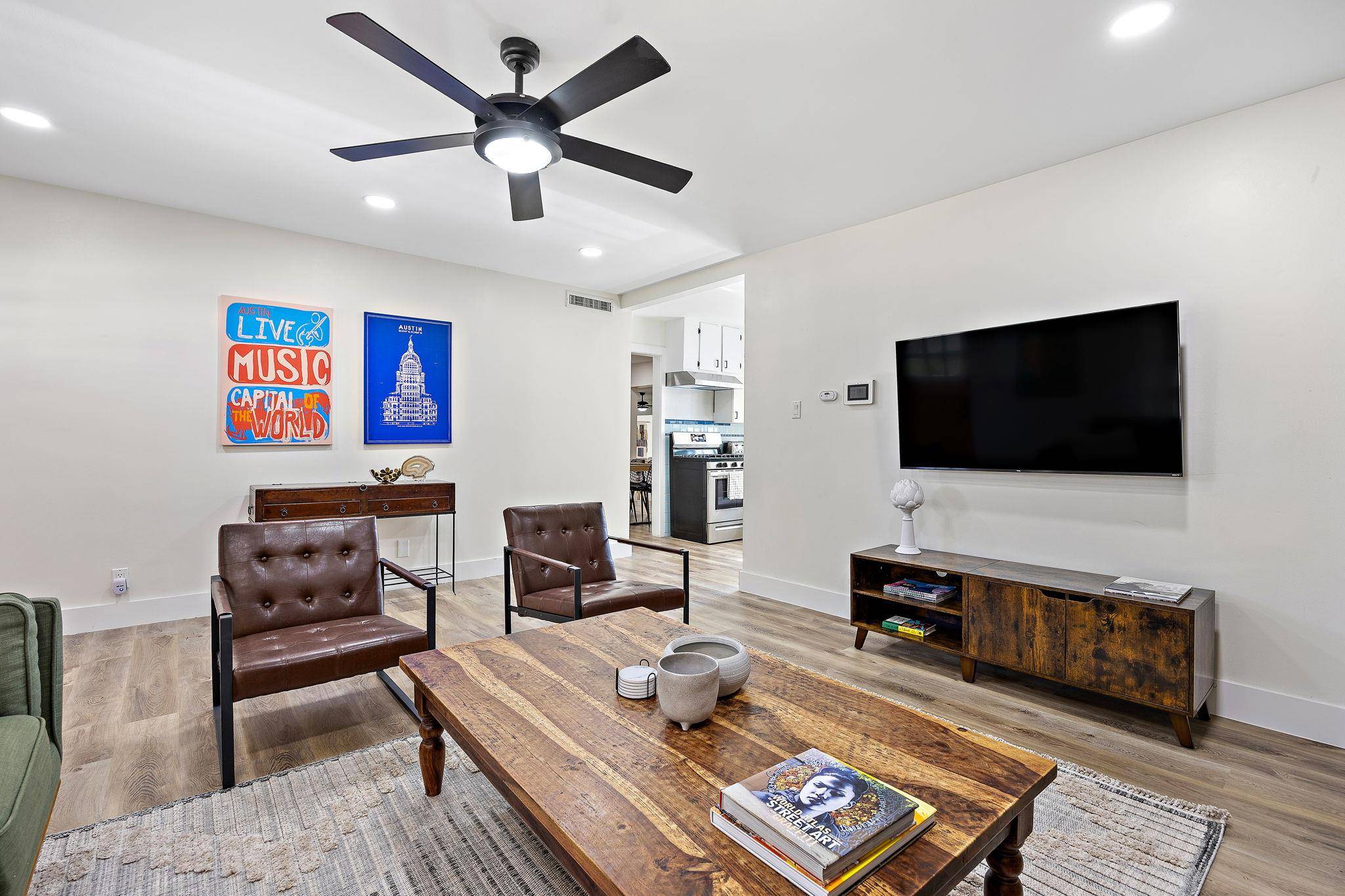 1317 Cloverleaf DR, Austin, TX 78723
