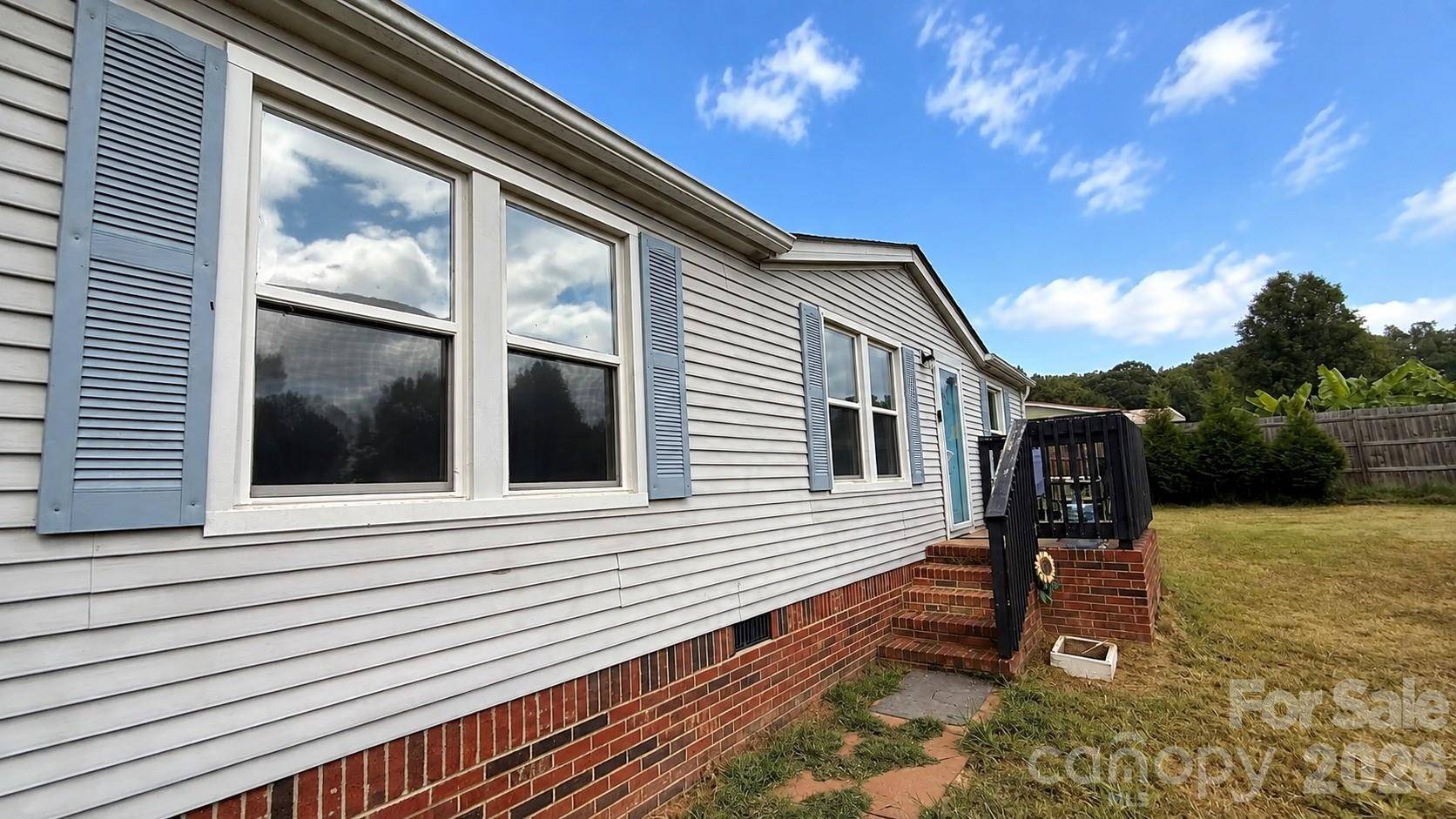 1868 Ellick DR, Newton, NC 28658
