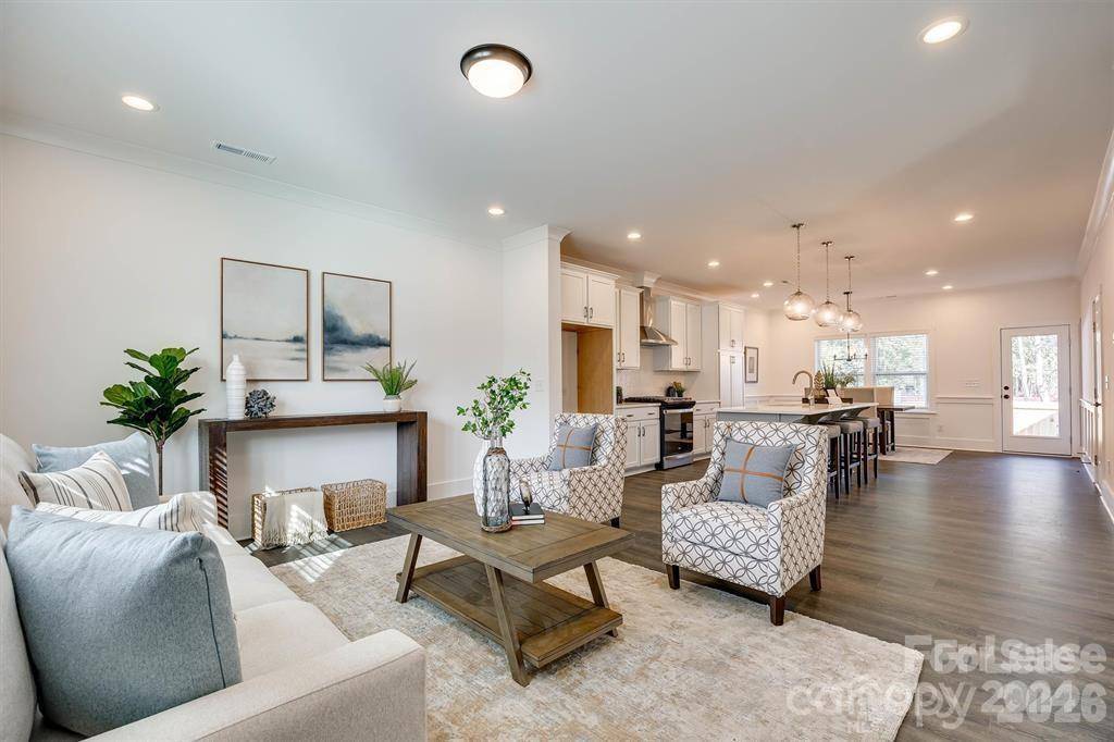 1241 Eastway DR, Charlotte, NC 28205