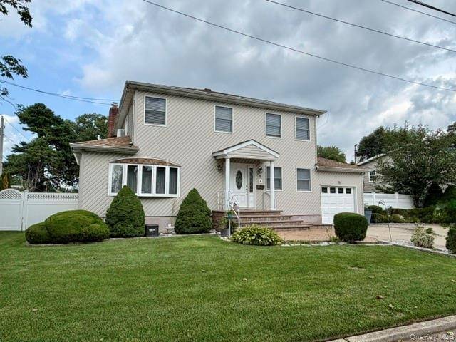 9 Jersey ST, Deer Park, NY 11729