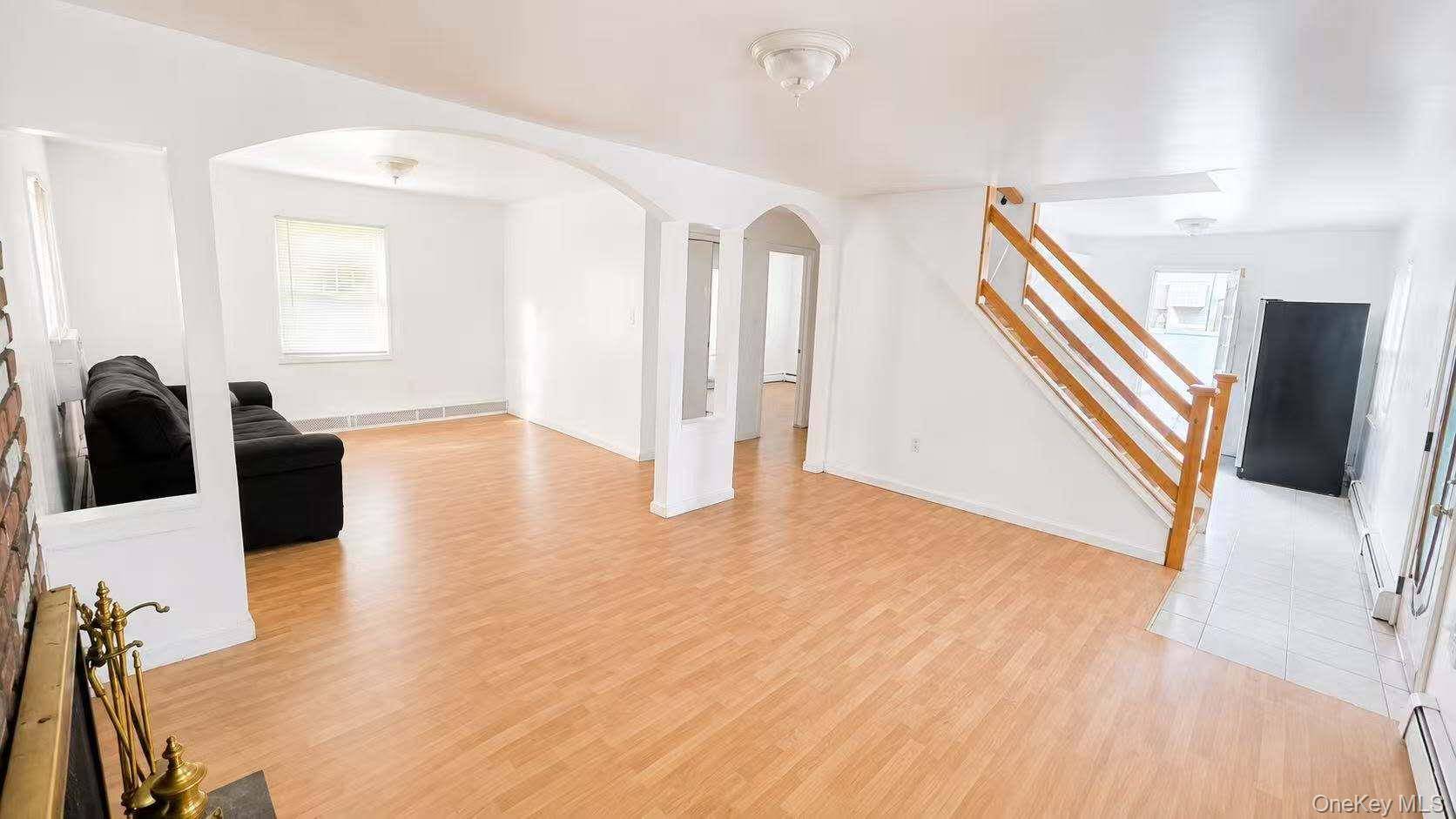 326 Curtis AVE, Carle Place, NY 11514