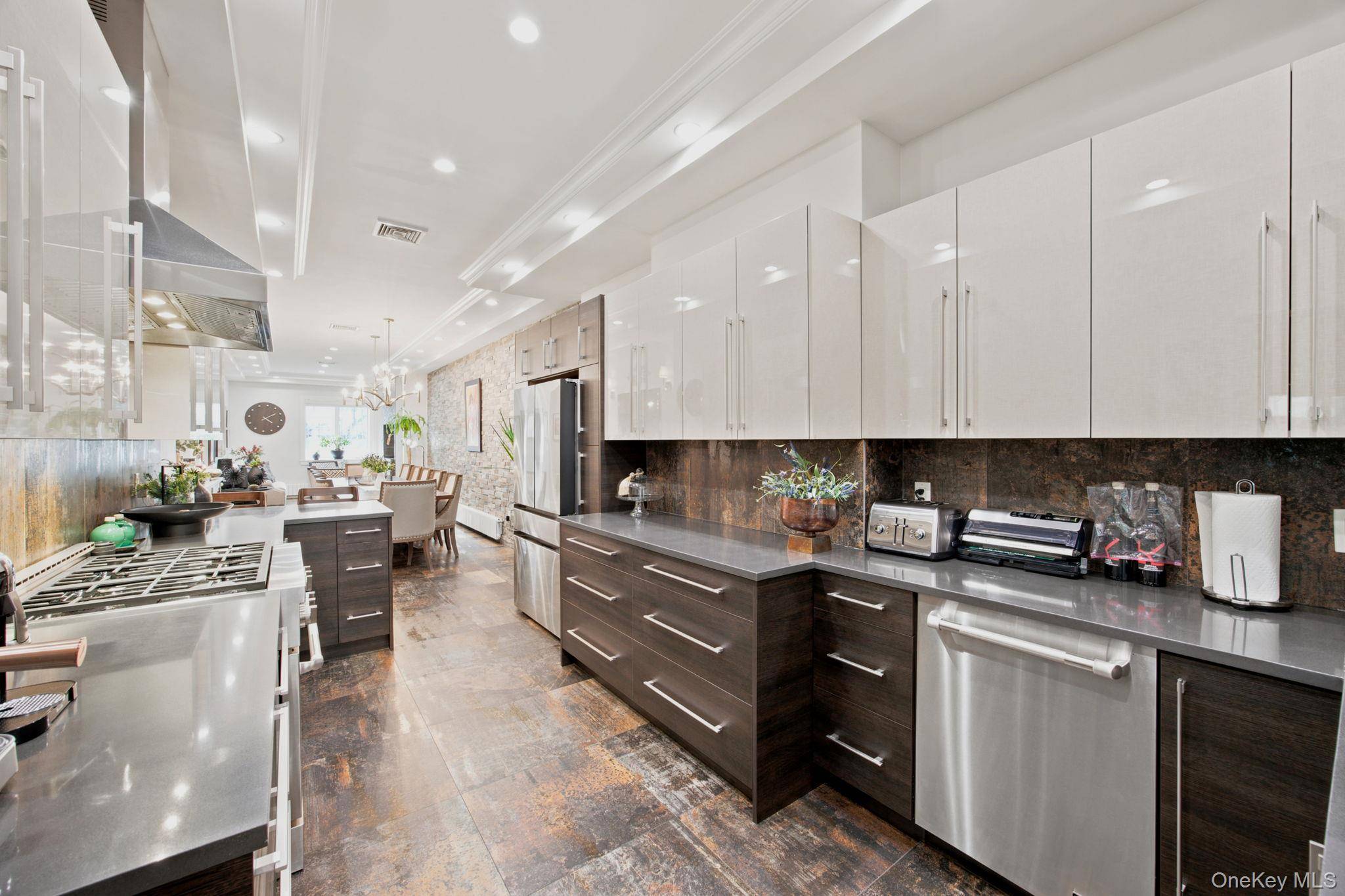 332 Manhattan AVE, Brooklyn, NY 11211