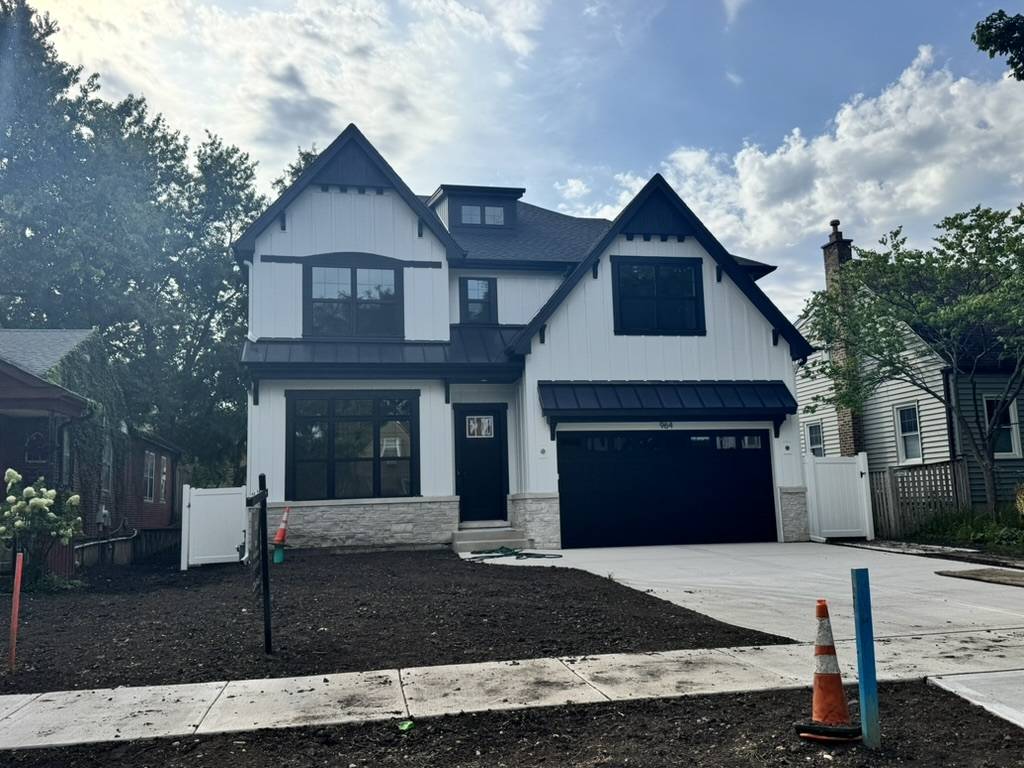 964 S Hillside AVE, Elmhurst, IL 60126
